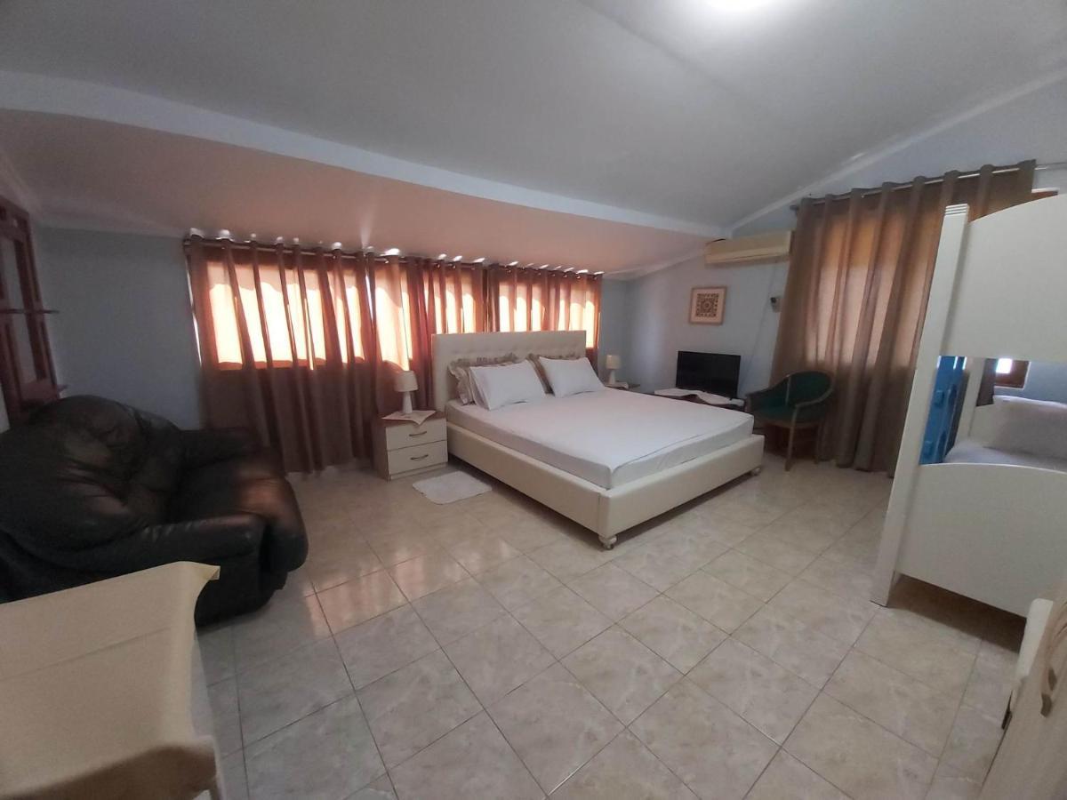 Vila Blu Bed & Breakfast Himare